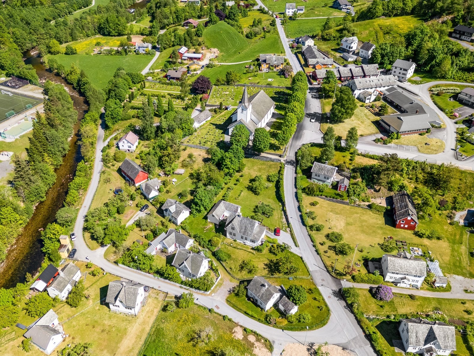 - Nordheimsund nås på omtrent 15min (ekskludert ferge) - Galleribilde