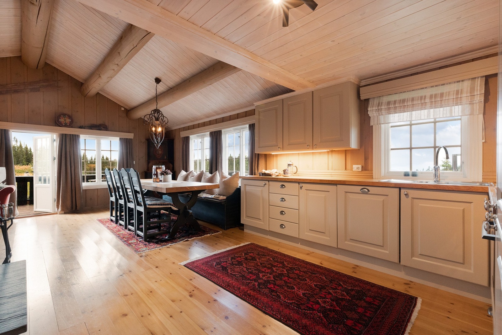 Samle familien til hyggelige måltider Galleribilde