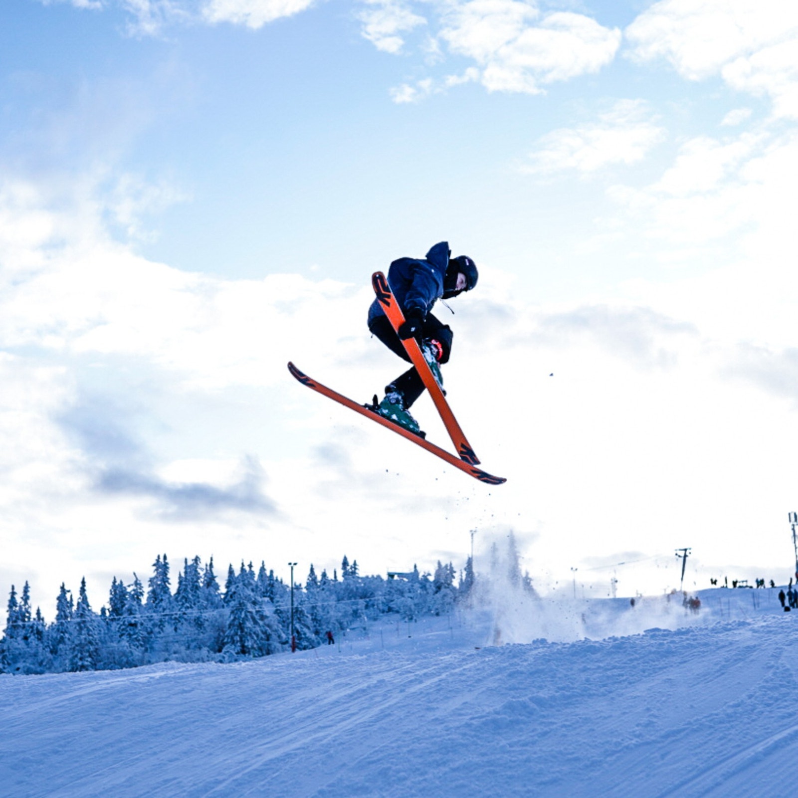 Valdres Alpinsenter er ett av Valdres største alpinsentre med 5 skiheiser og 14 løyper/nedfarter med ulik vanskelighetsgrad Galleribilde