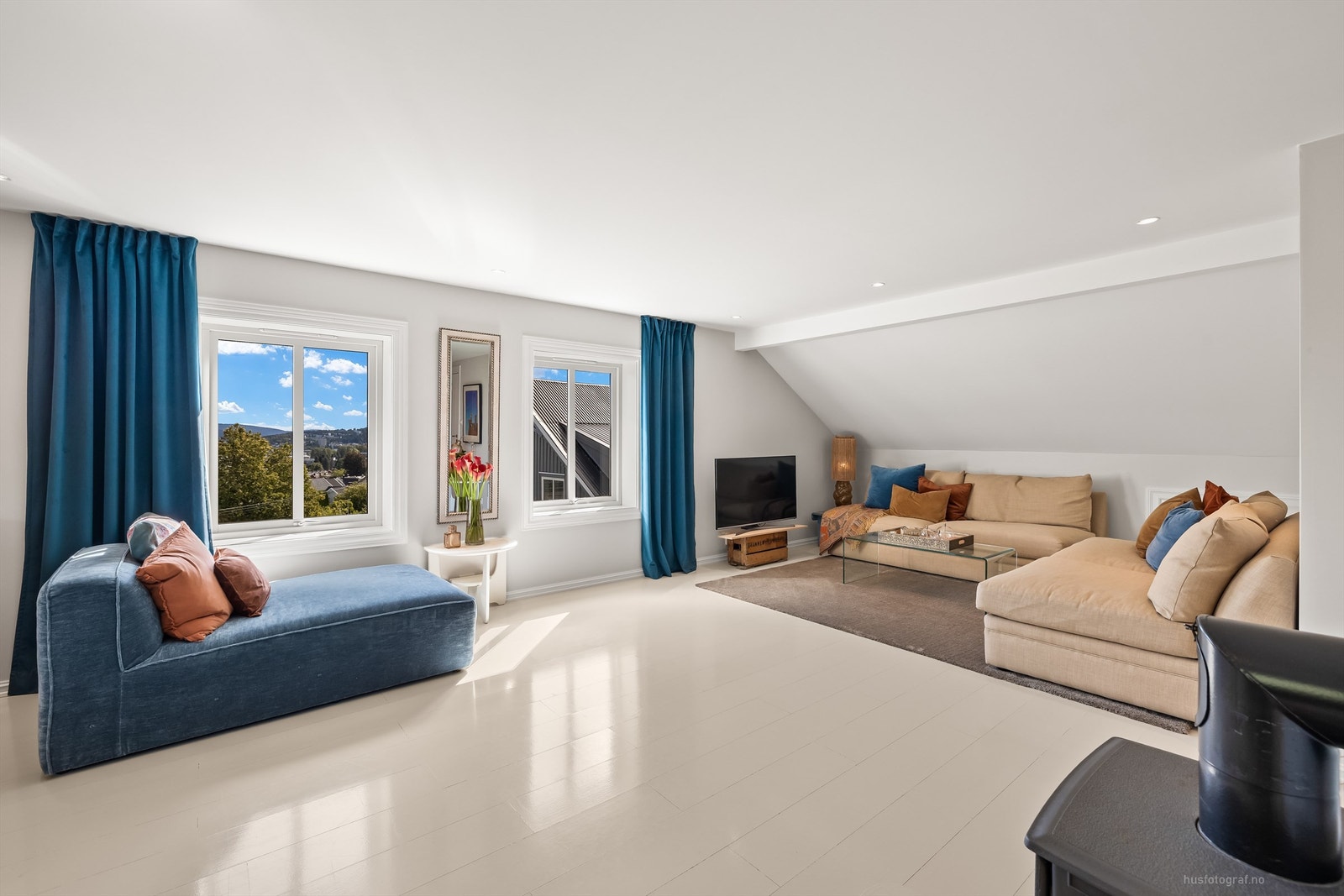 Leiligheten er gjennomgående og oppleves som luftig samt romslig Galleribilde