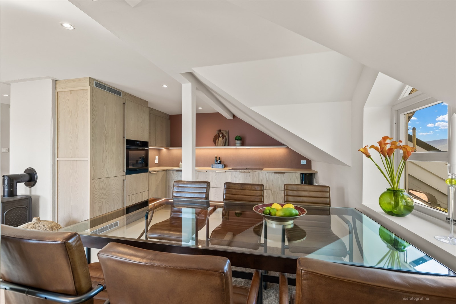 Moderne og delikat Svane-kjøkkeninnredning fra 2023 Galleribilde