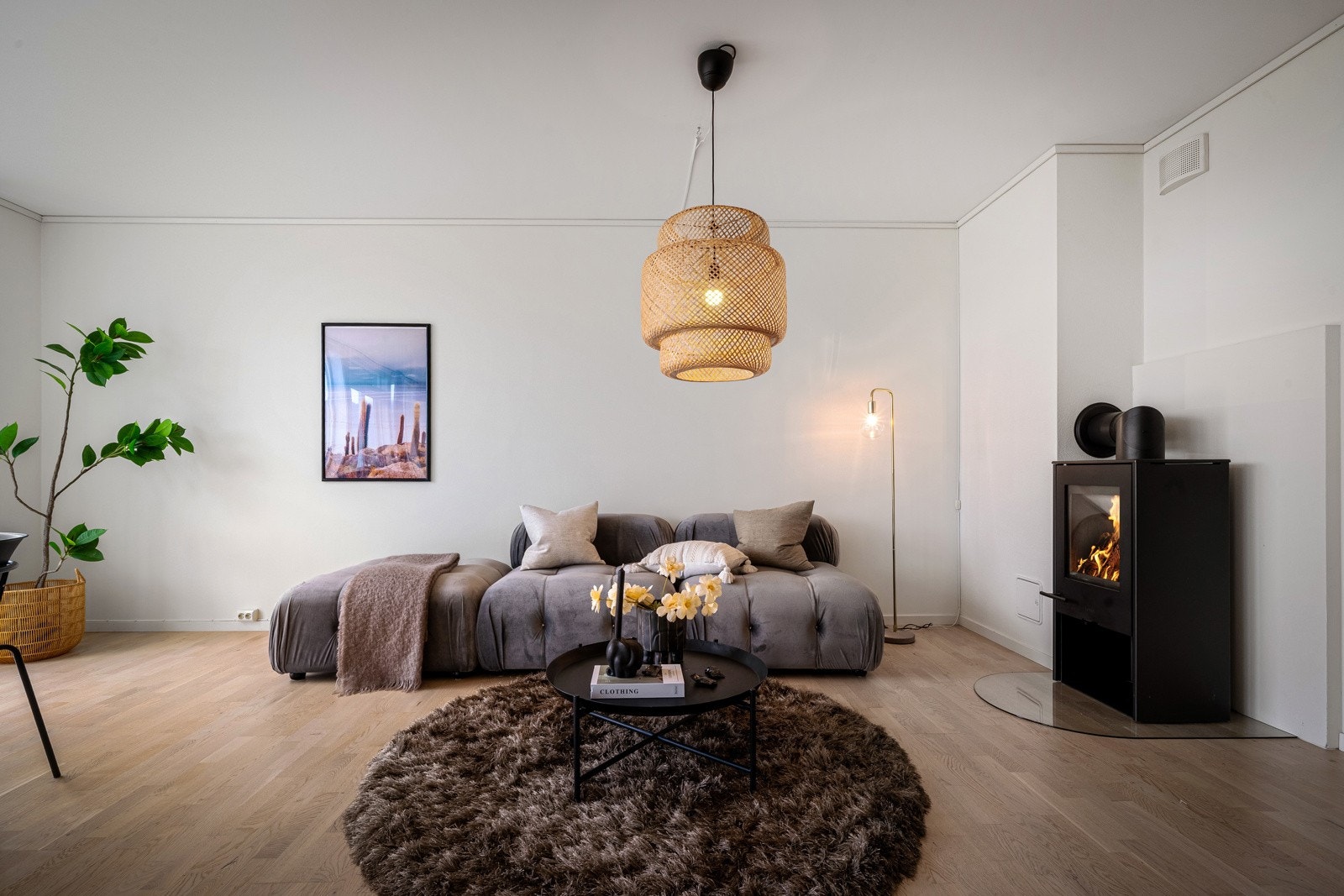 En stilren og moderne 3-roms leilighet med god standard og funksjonell planløsning Galleribilde