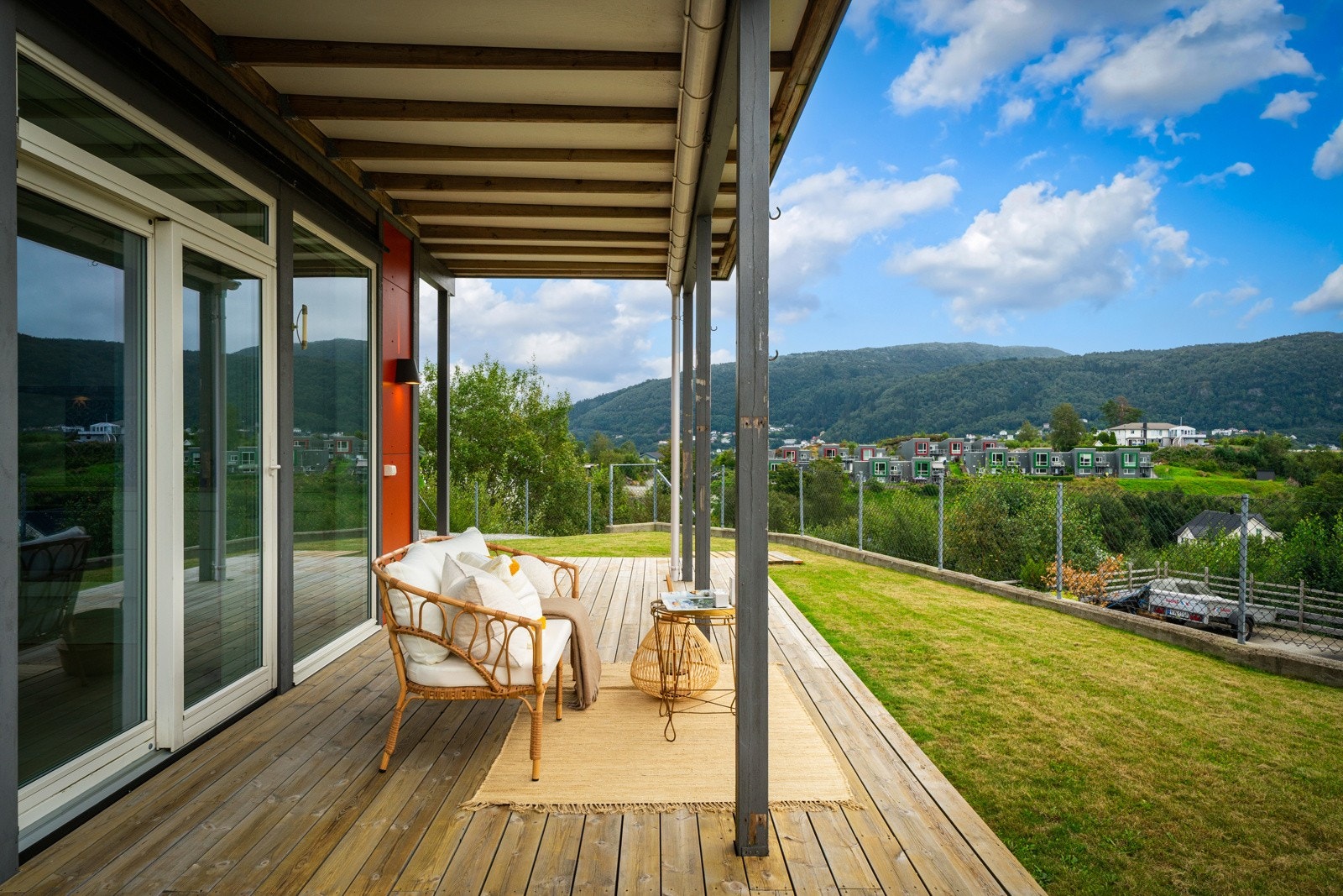 Terrassen bærer et areal på hele 54 kvm Galleribilde