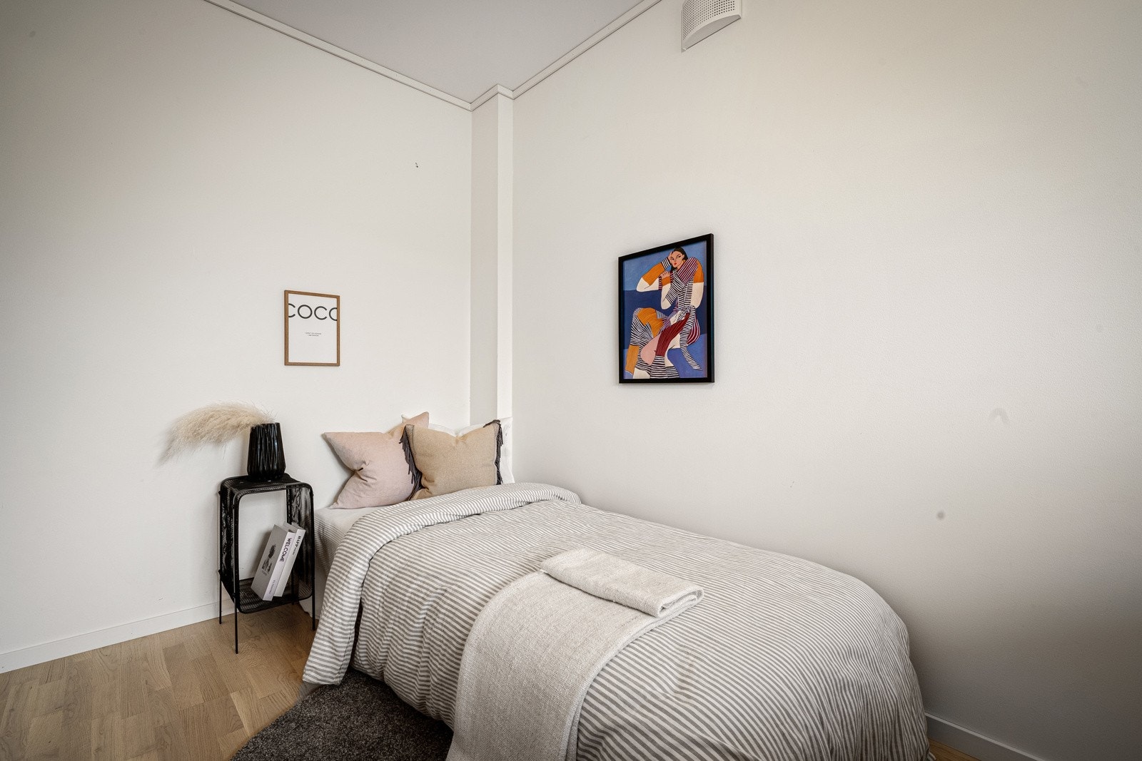 Boligens andre soverom har et areal på 6,41 kvm Galleribilde