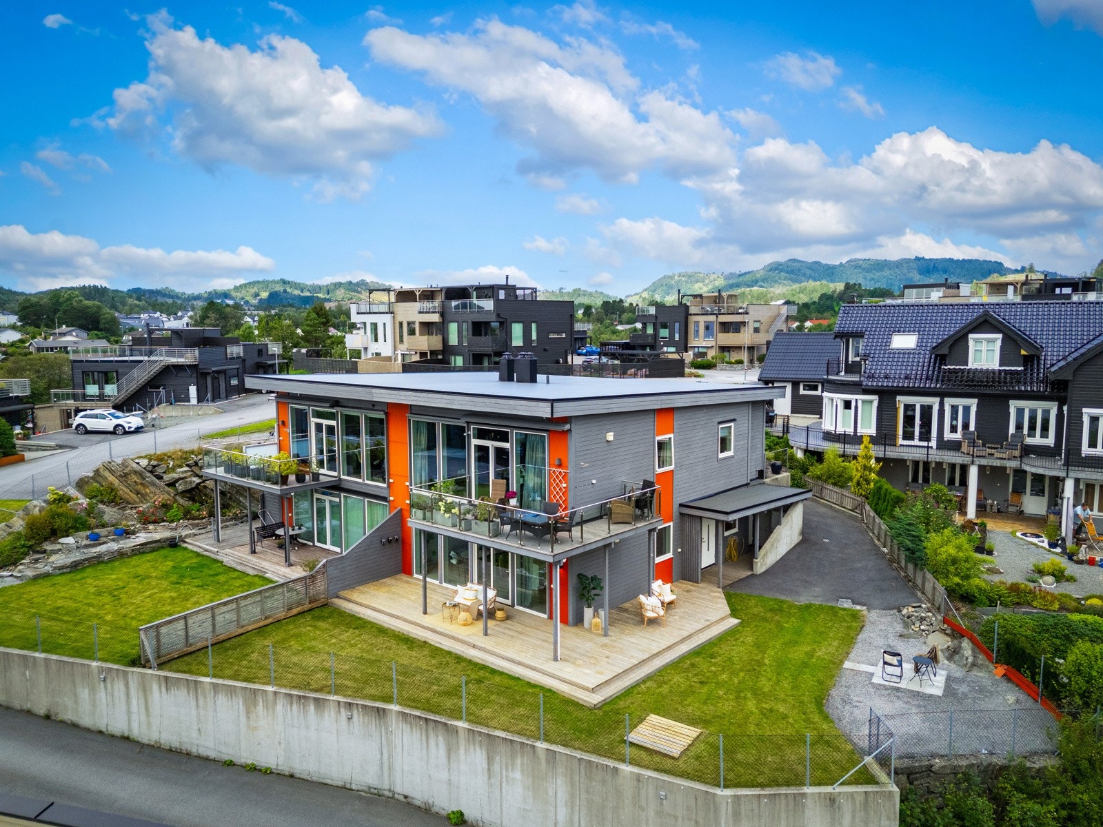 Privatmegleren v/ John Lampe har gleden av å presentere Elvavegen 44 Galleribilde