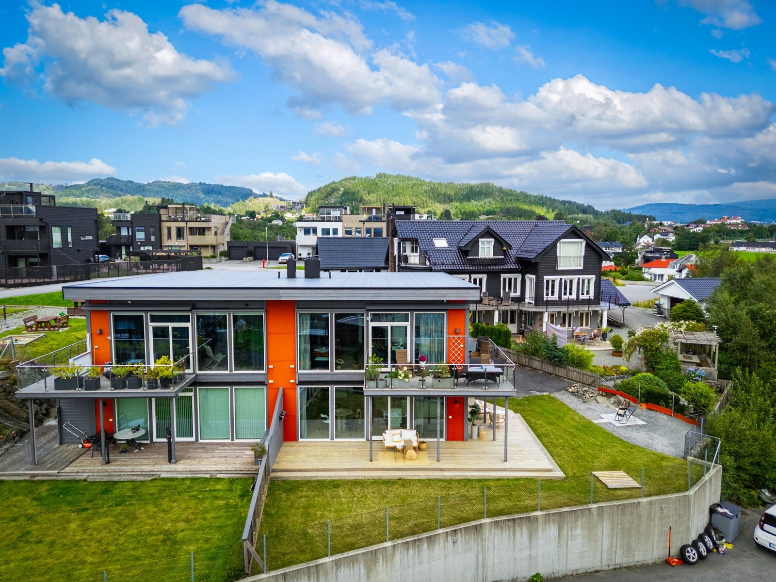 Alt i alt en meget fullverdig bolig med barnevennlig beliggenhet og god standard! Hjertelig velkommen til visning! Galleribilde