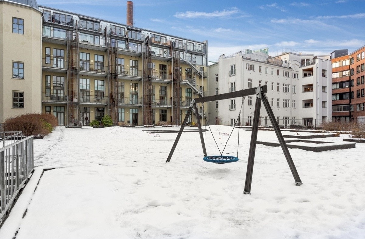 Bakgård Galleribilde