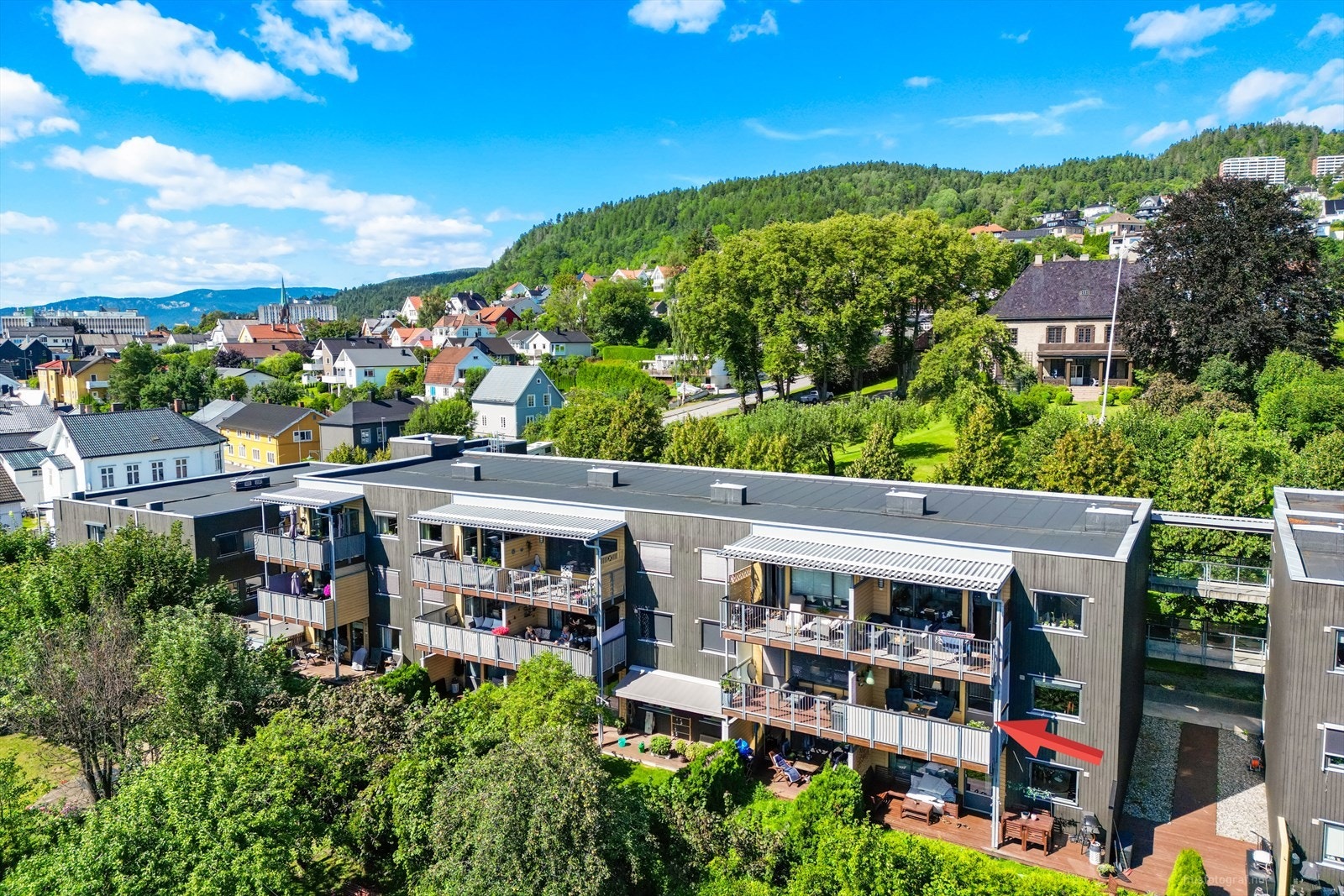 Leiligheten ligger attraktivt og sentralt til med kort gangavstand til de fleste fasiliteter. Galleribilde
