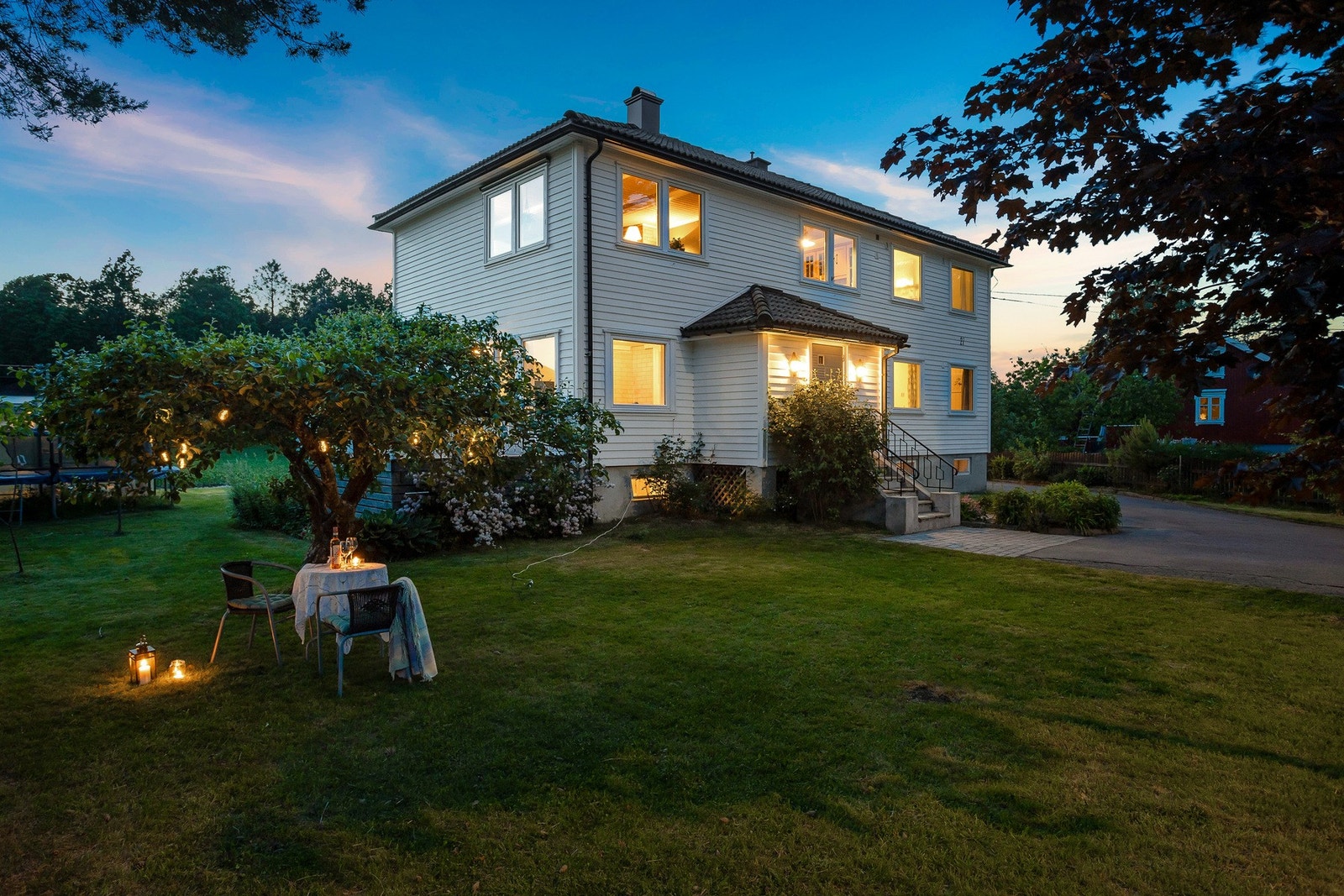 Eie Eiendomsmegling ved Tonny Nielsen ønsker velkommen til en innholdsrik tomannsbolig på flott tomt. Foto: Bjørn Kjærra Galleribilde