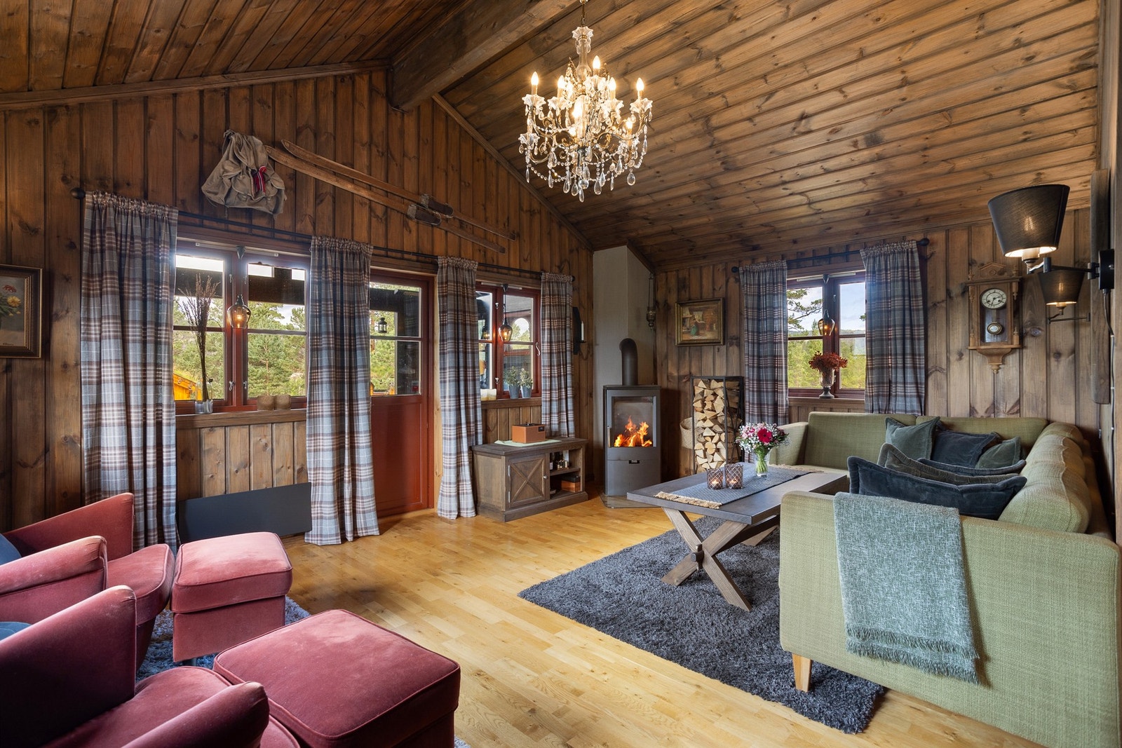 Fra stuen er det utgang til terrassen Galleribilde