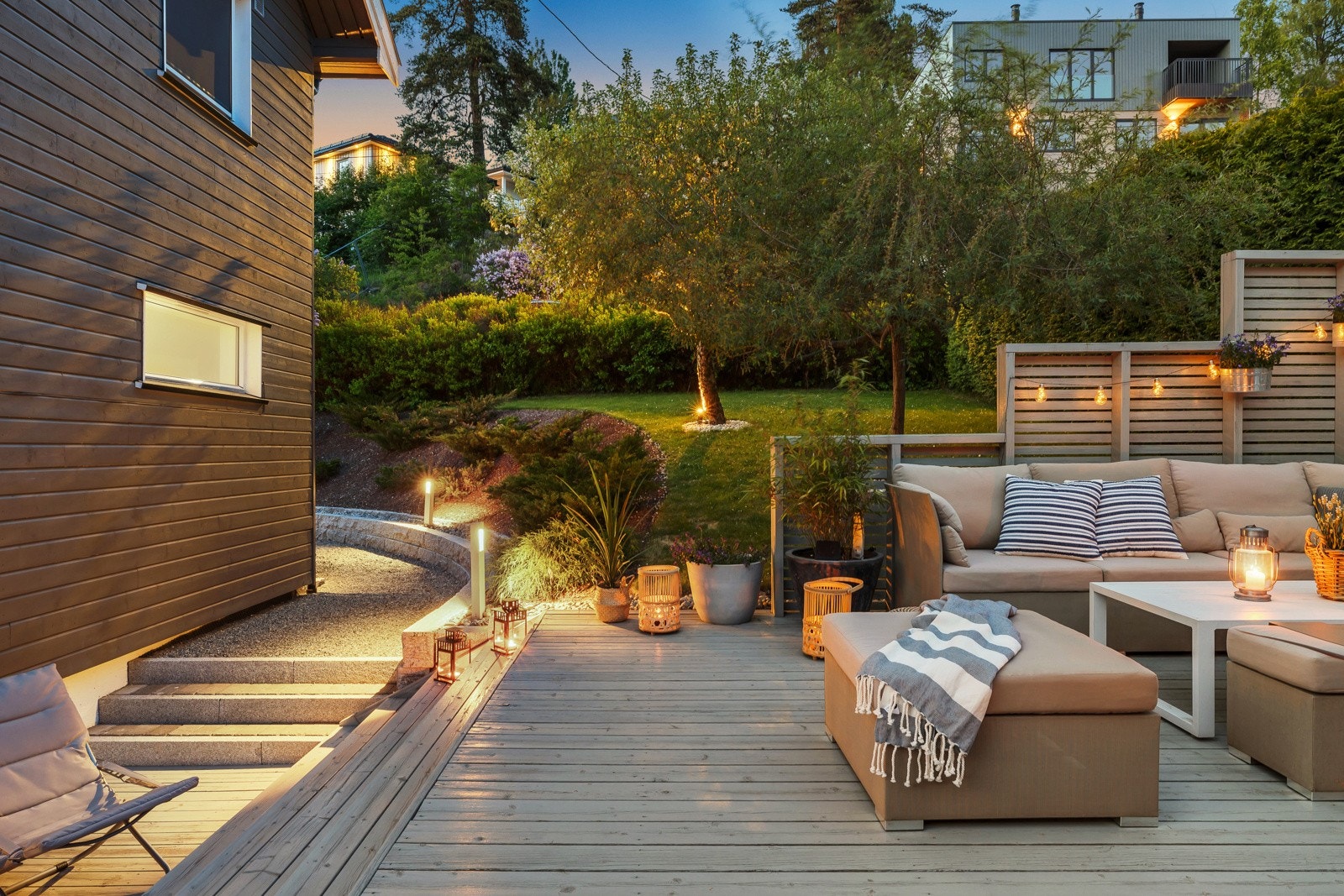 God plass til sittegrupper og store sammenkomster Galleribilde