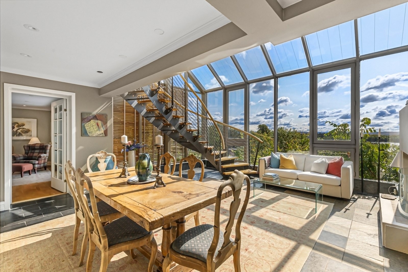 Stor peisestue i u.etg. Galleribilde