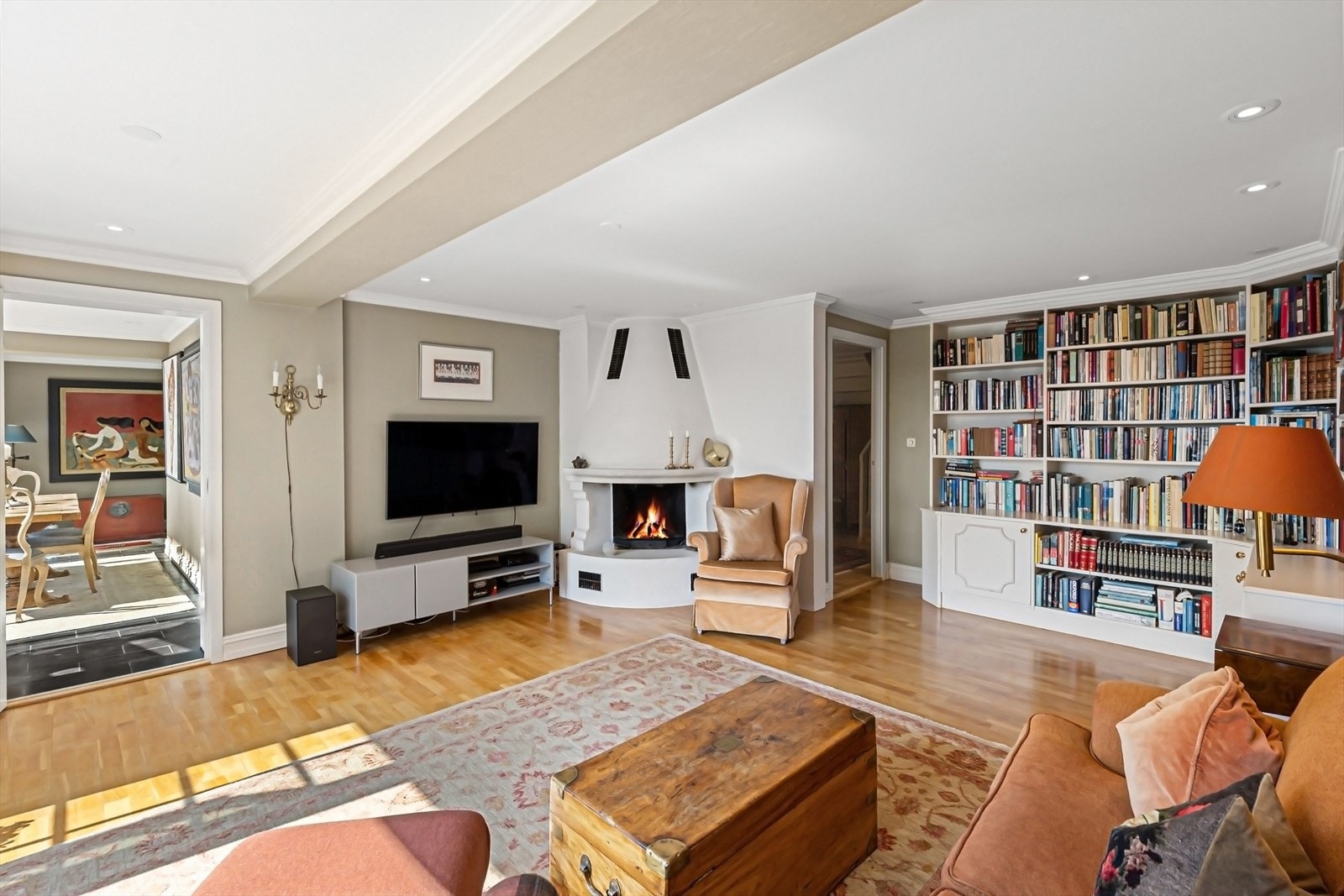 Hyggelig peisestue i u.etg. Galleribilde