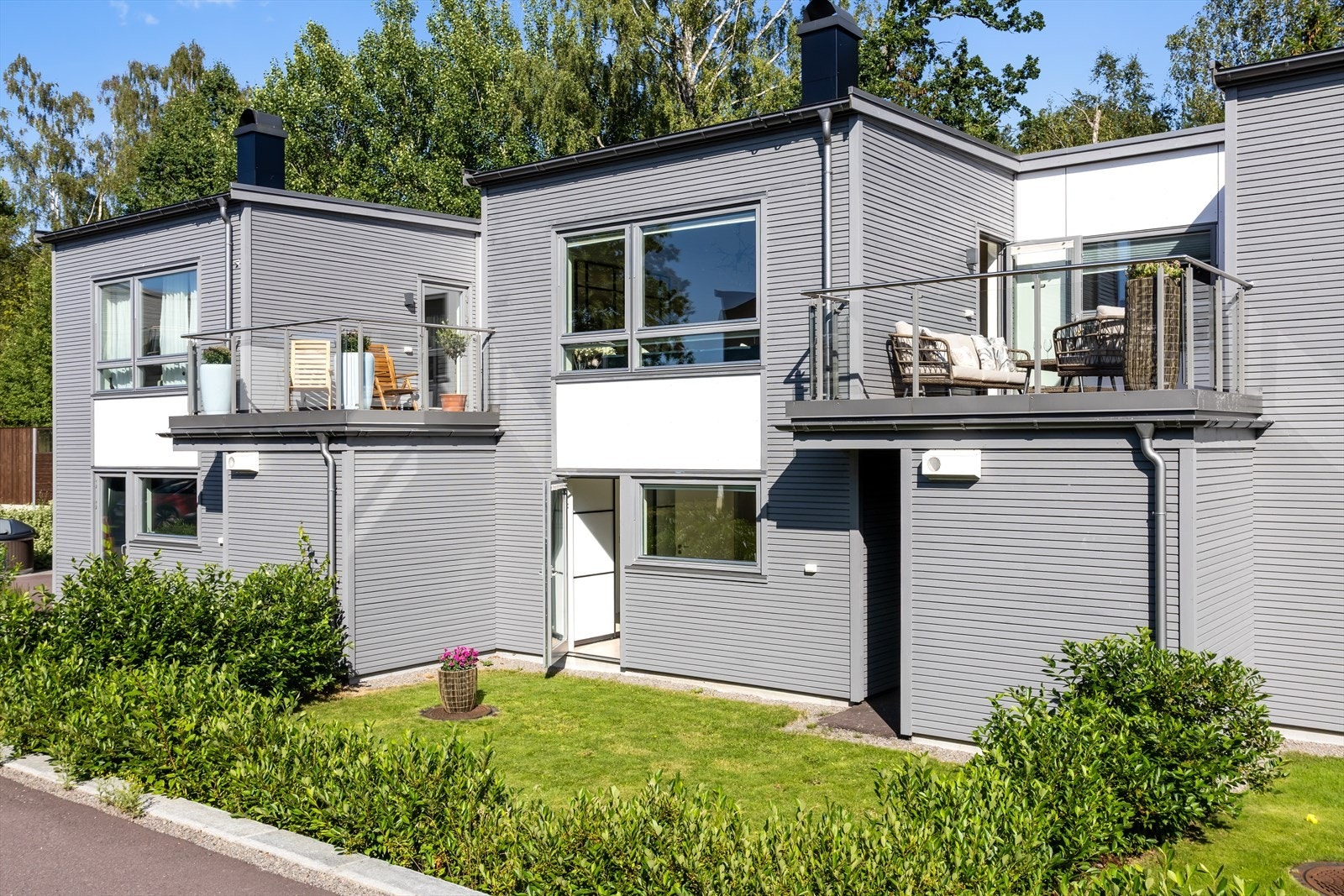 Eiendomsmegler 1 ved Jesper Snekkestad ønskes deg hjertelig velkommen Gauterødveien 179 - en lekker og moderne bolig med fortsatt "nyboligfølelse"! Galleribilde