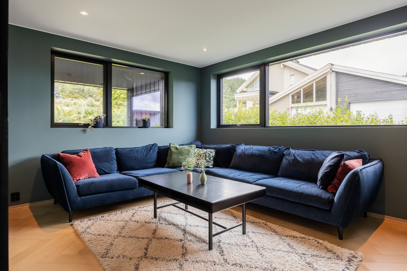 Praktisk TV-stue på 14 kvm., ypperlig som ungdomsavdeling, eller bare å trekke seg tilbake. Galleribilde