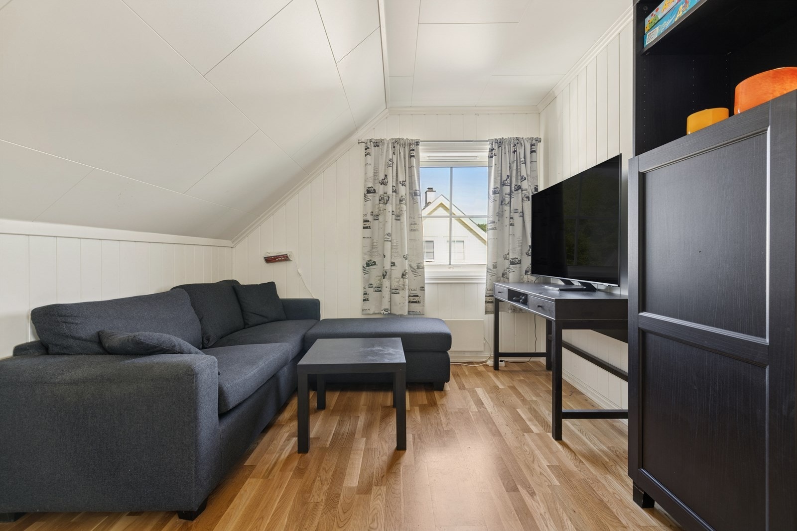 Rommene har på bakgrunn av sitt flotte areal et allsidig brukspotensial, hvor en kan innrede f.eks barnerom, gjesterom, walkin-closet eller kontor. Galleribilde