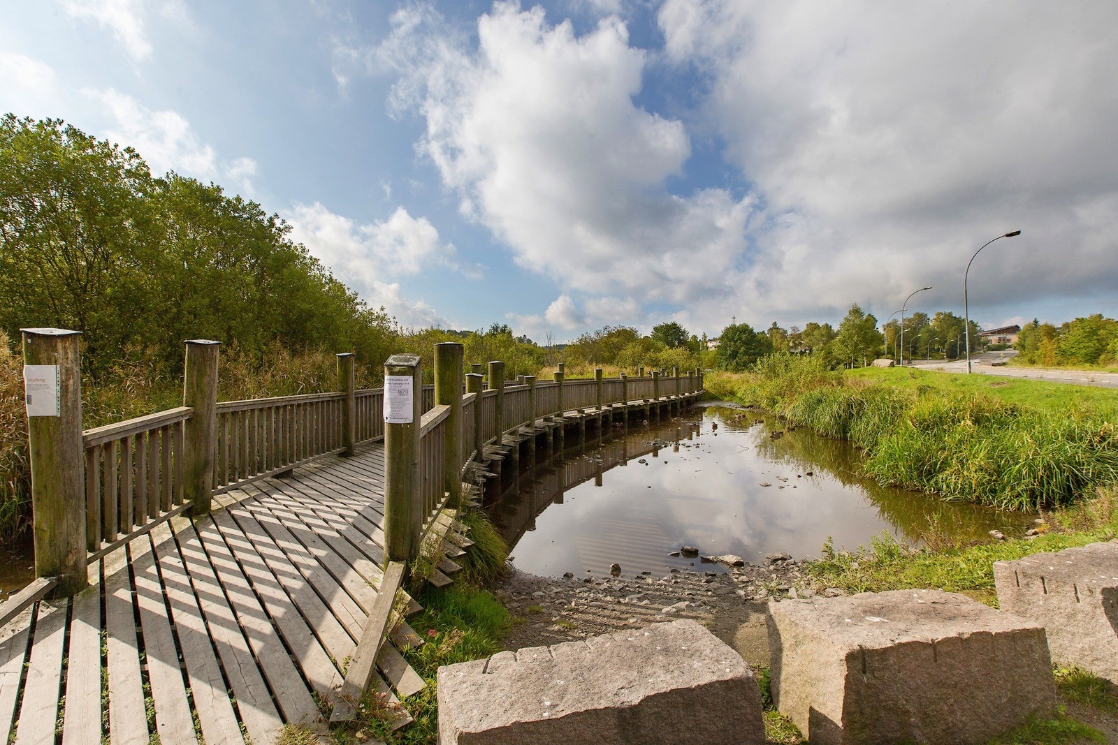 Kort vei til Østensjøvannet, samt kort vei også til Skullerudstua, Rustadsaga, Nøklevann og Østmarka. Galleribilde