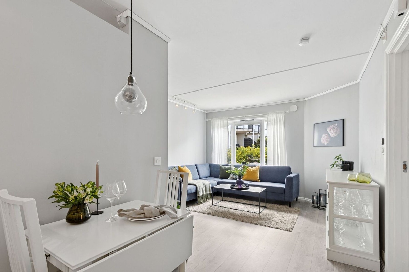 Boligen holder en gjennomgående god standard med velholdte overflater og har en fin romfølelse. Galleribilde