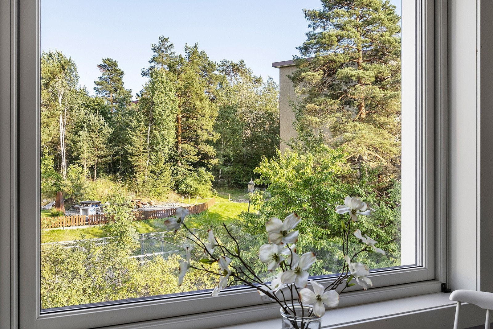 Utsikt fra kjøkkenvinduet Galleribilde