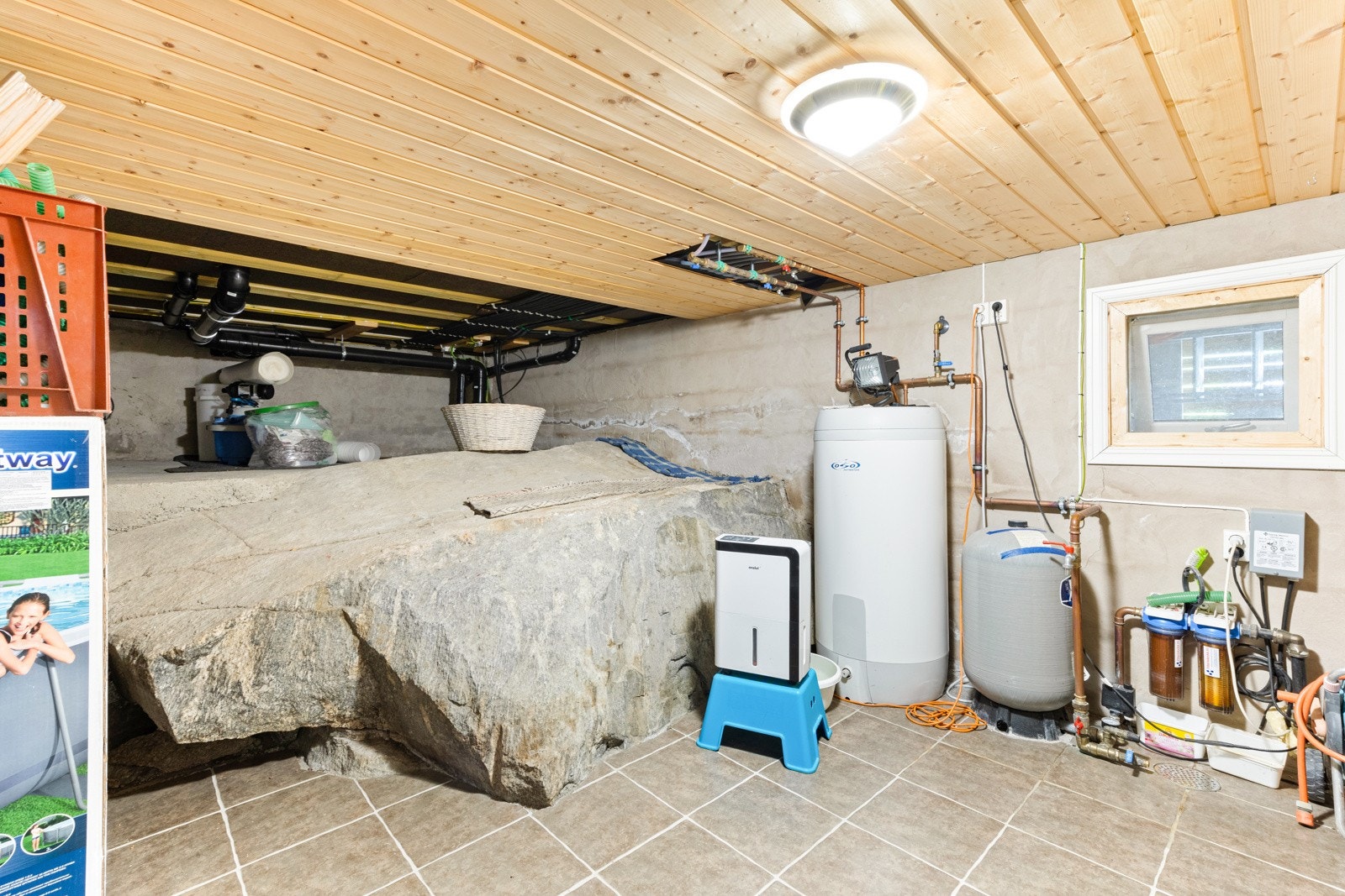 Tekknisk rom med ytterligere ooppbevaringsmuligheter. Galleribilde