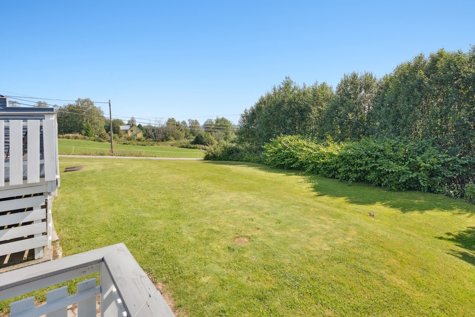 Hagen gir mange muligheter enten du ønsker blomsterbed, drivhus eller plass for lek og moro. Galleribilde