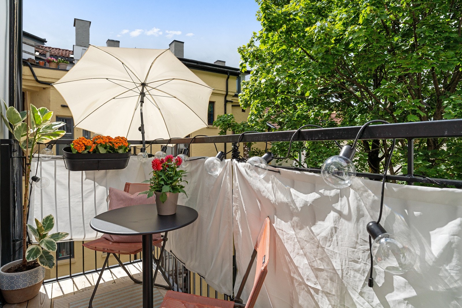 Nordvest-vendt balkong Galleribilde