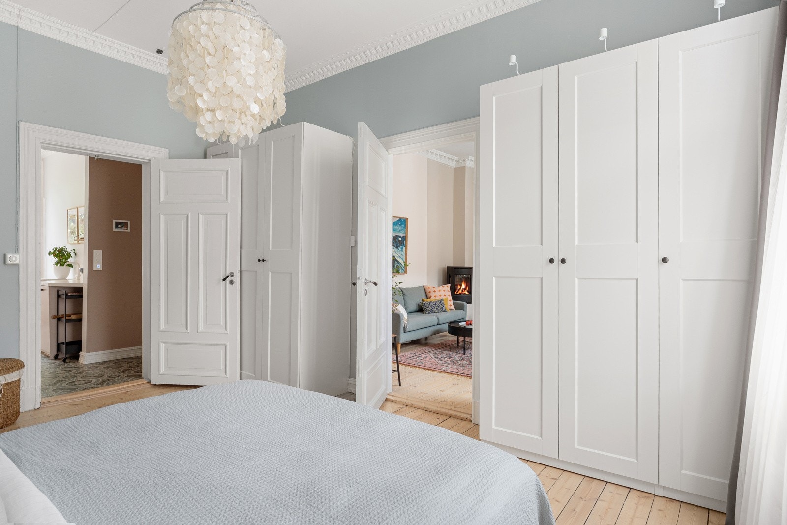 God plass til garderobe/oppbevaring Galleribilde