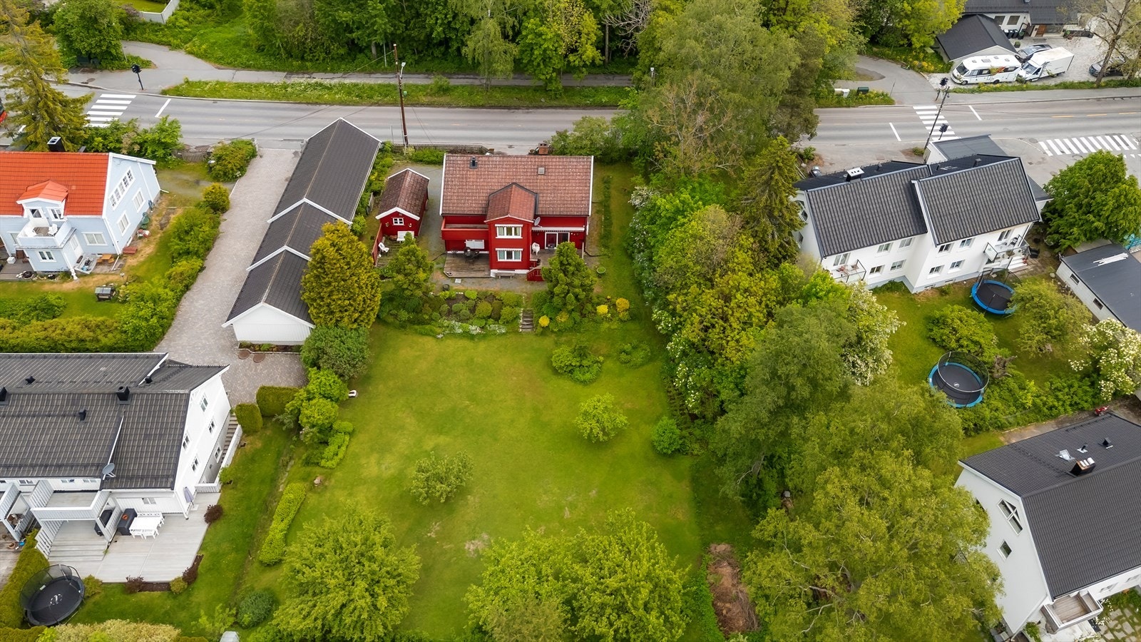 Tomten har er god størrelse på 1540 kvm Galleribilde