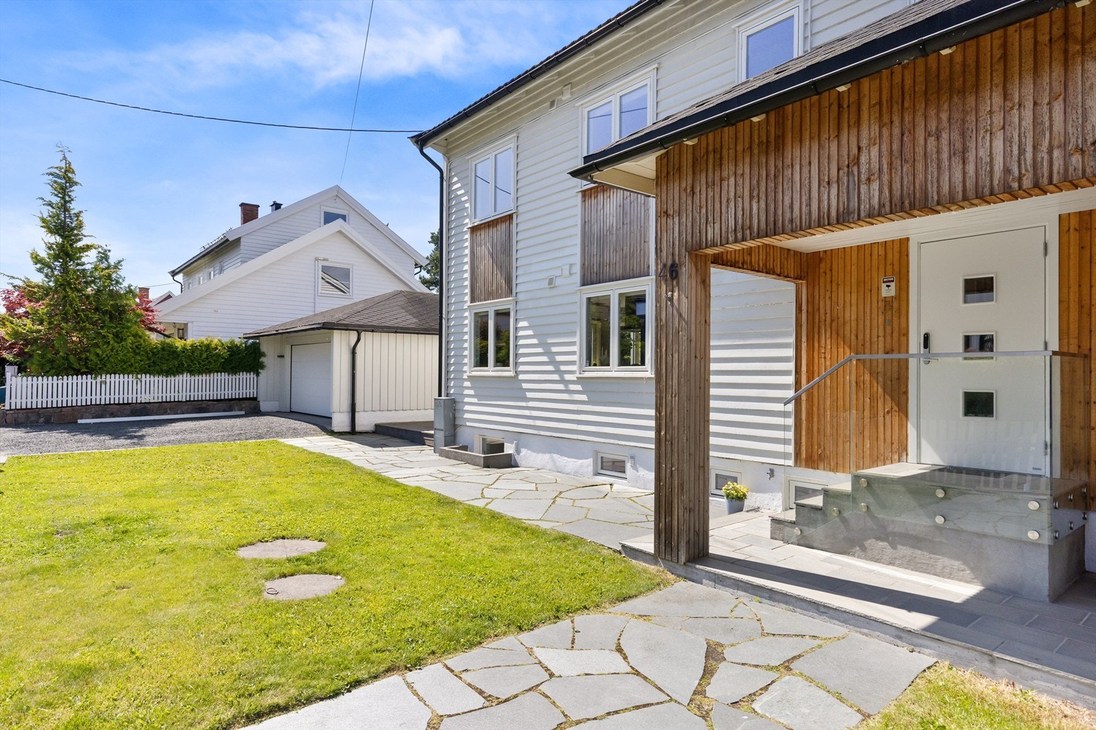 Pent opparbeidet inngangsparti Galleribilde