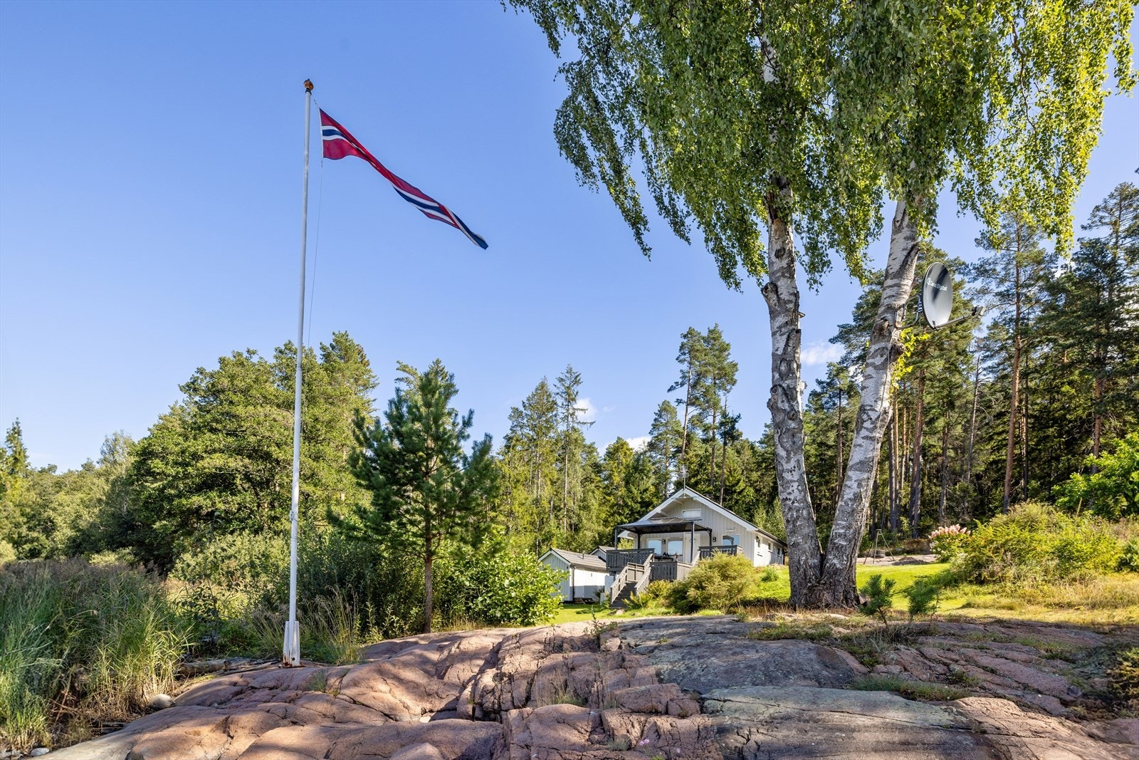 Pent naturtomt som kan enkelt innredes med ulike soner. Galleribilde