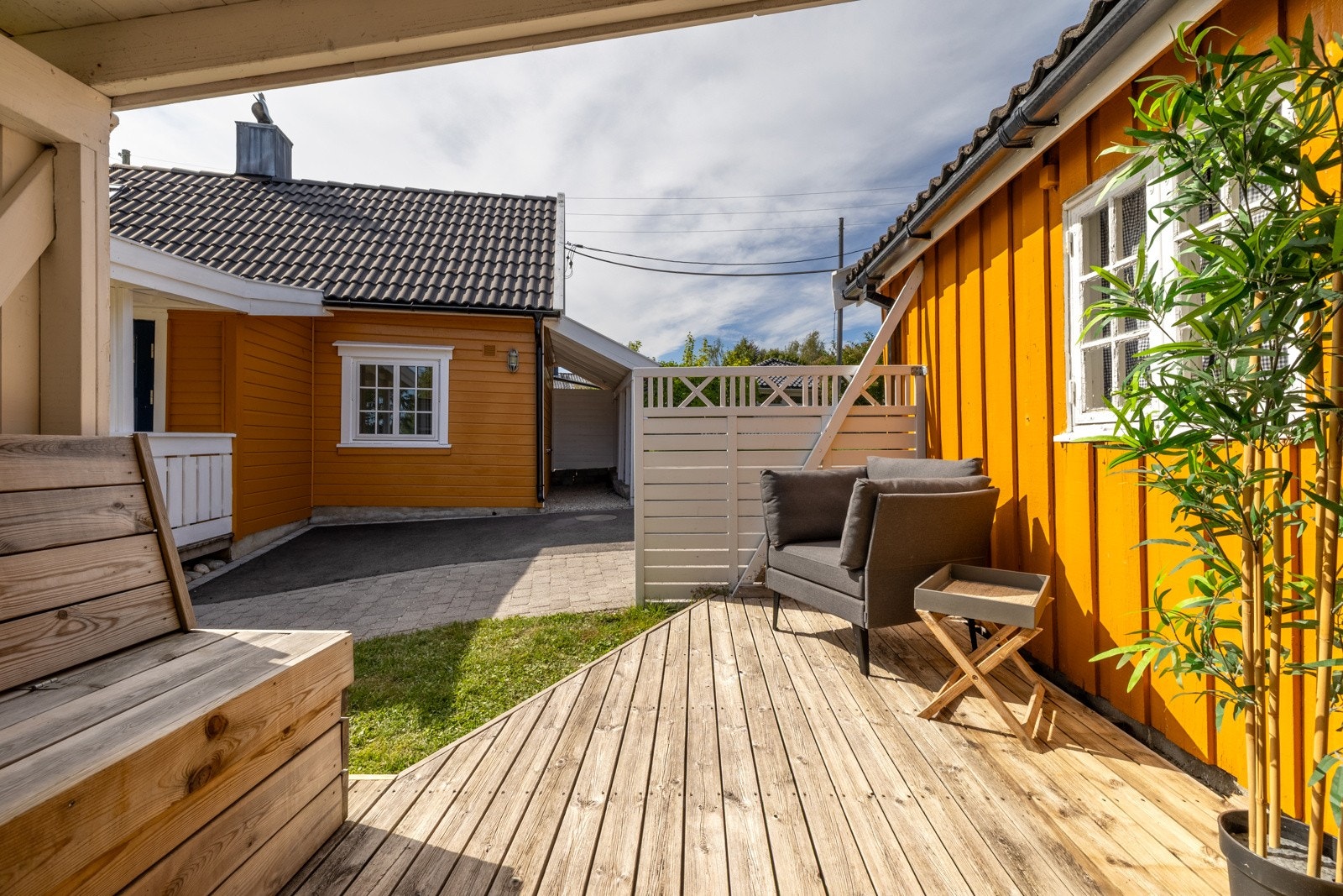 Tomten strekker seg over ca. 500 kvm. Galleribilde