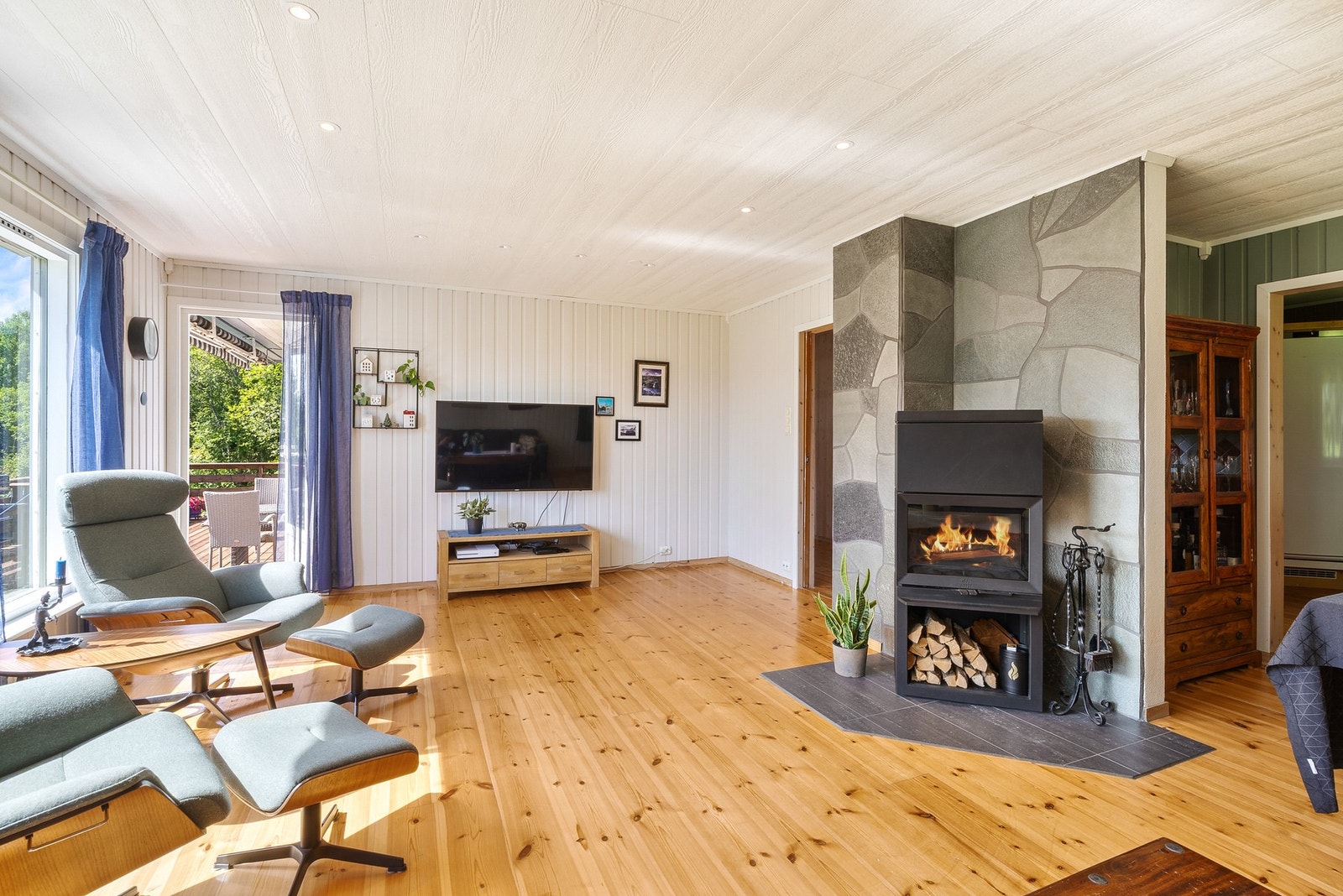 Tilkomst til koselig terrasse, oppført i 2024 Galleribilde