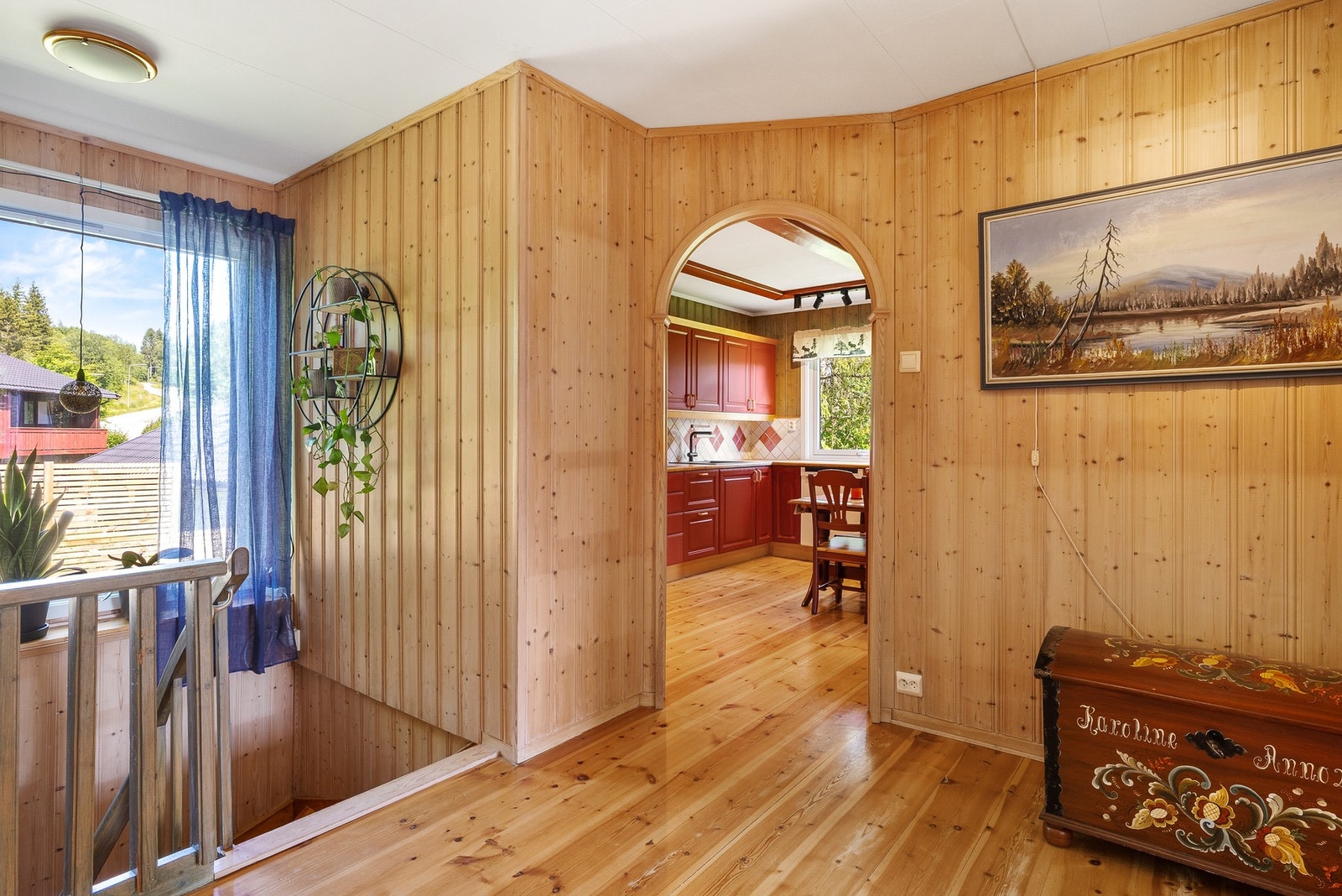 Trappen leder til boligens kjellerplan Galleribilde