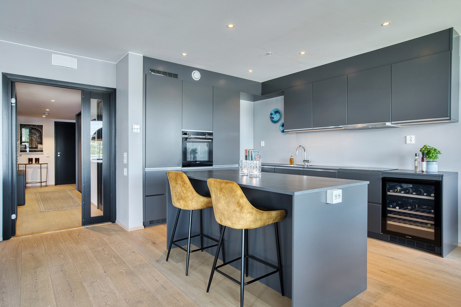 Det er barløsning på kjøkkenet. Galleribilde