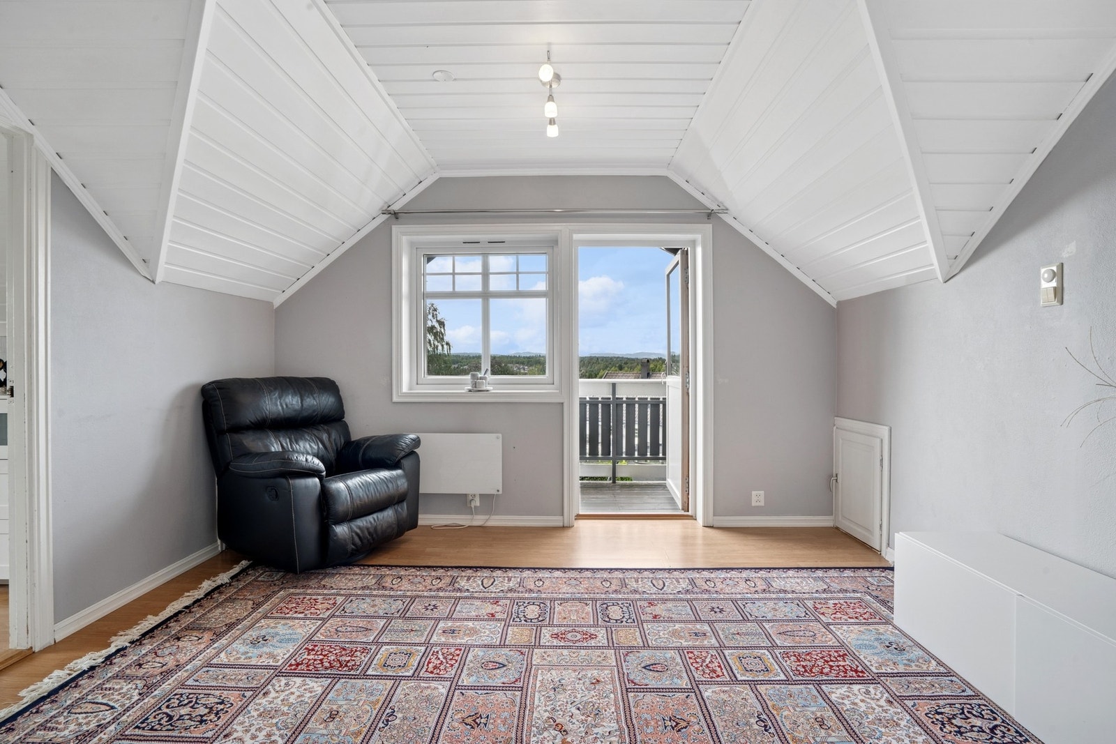 Her er det god plass til både TV-krok, lekerom eller hjemmekontor. Galleribilde