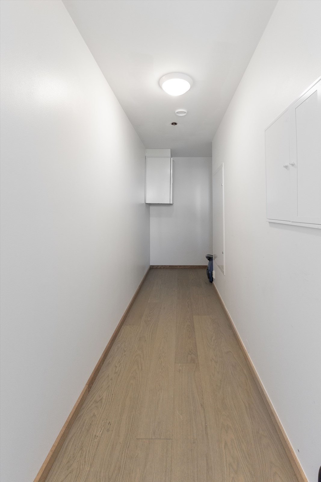 Innenfor soverommet finner du også bod/walk-in garderoben. Galleribilde