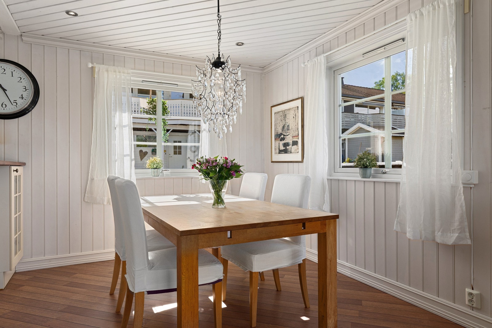 God plass til spisebord Galleribilde