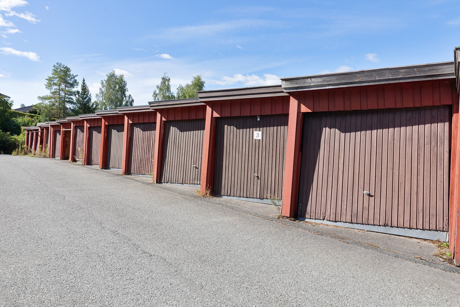 Garasjeplass til felles rekke Galleribilde