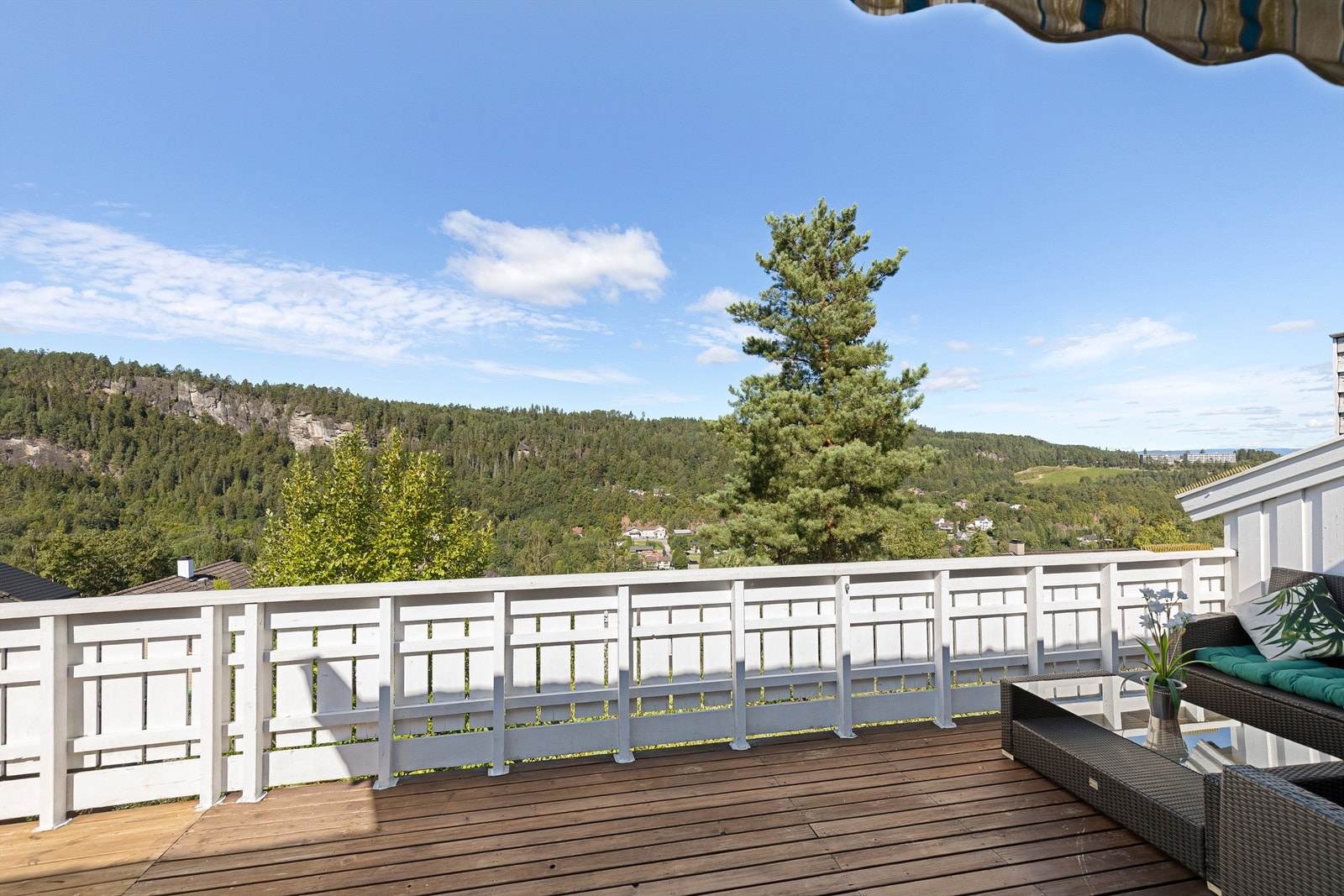 Flott utsikt fra terrassen Galleribilde