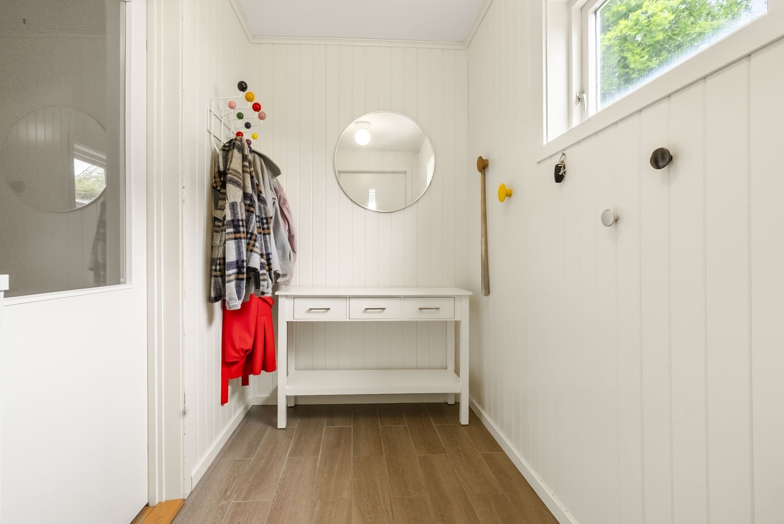 Entre/gang med plass til oppbevaring - Galleribilde