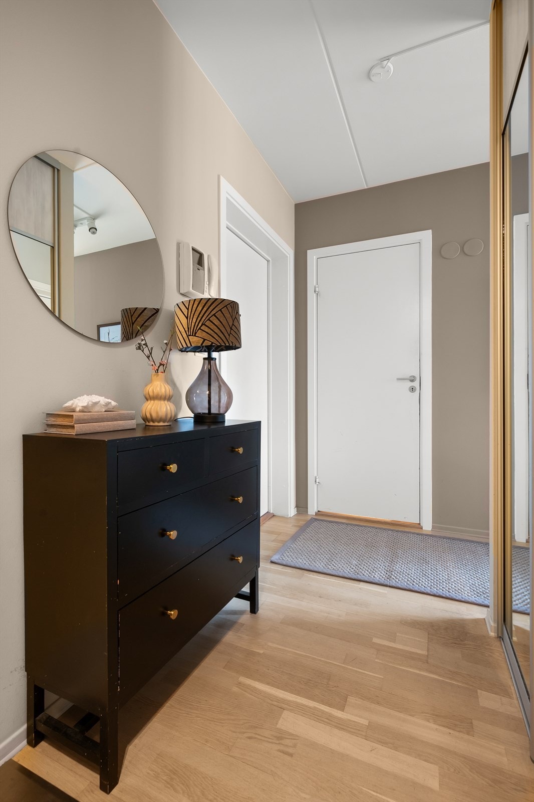 Det opplyses om lavt årlig strømforbruk på ca. 2 400 kWh benyttet i 2024. Energiforbruket vil variere fra husstand til husstand. Galleribilde