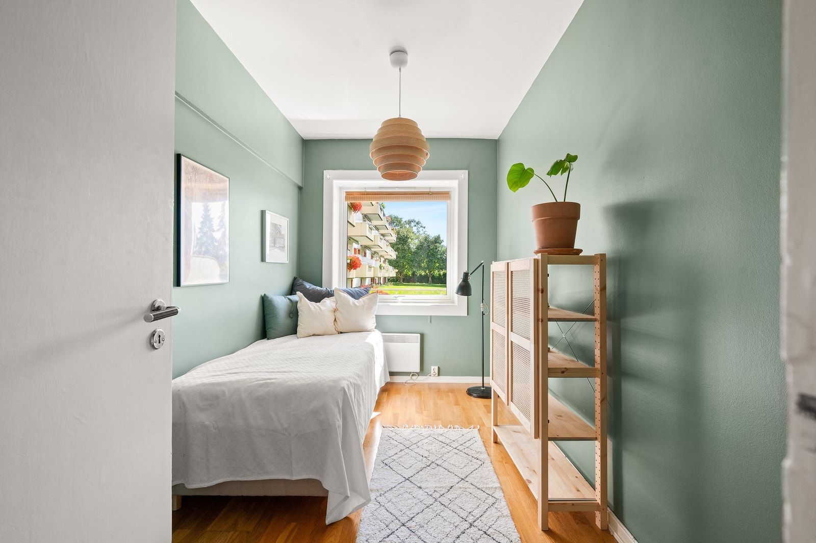 Det tredje soverommet er koselig og malt i en behagelig grunntone. Det perfekte rommet for et kontor, gjesterom eller barnerom Galleribilde