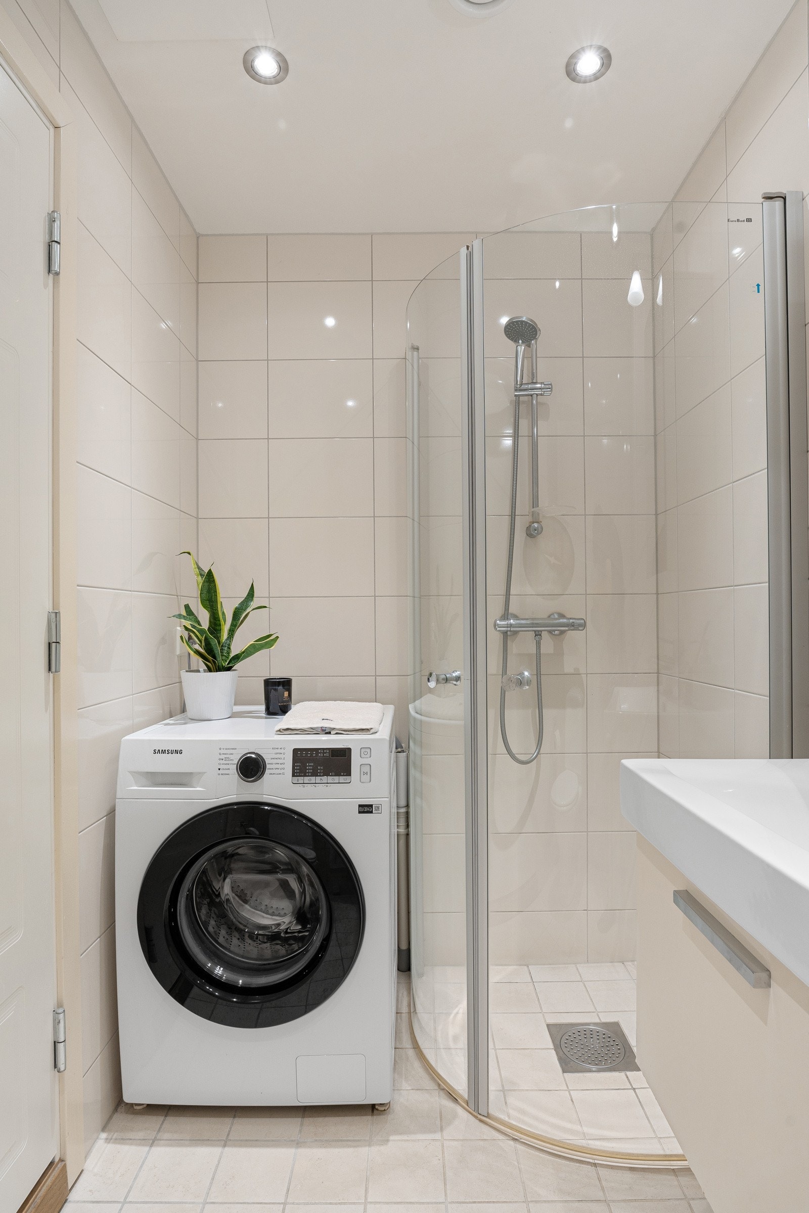 Det er opplegg for vaskemaskin på baderommet Galleribilde