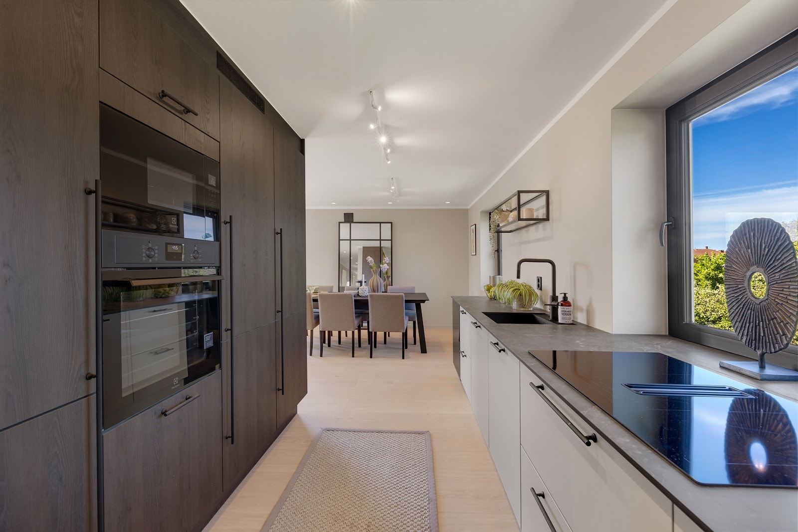 Kjøkkenet er fra HTH og ble nytt i 2025. Galleribilde