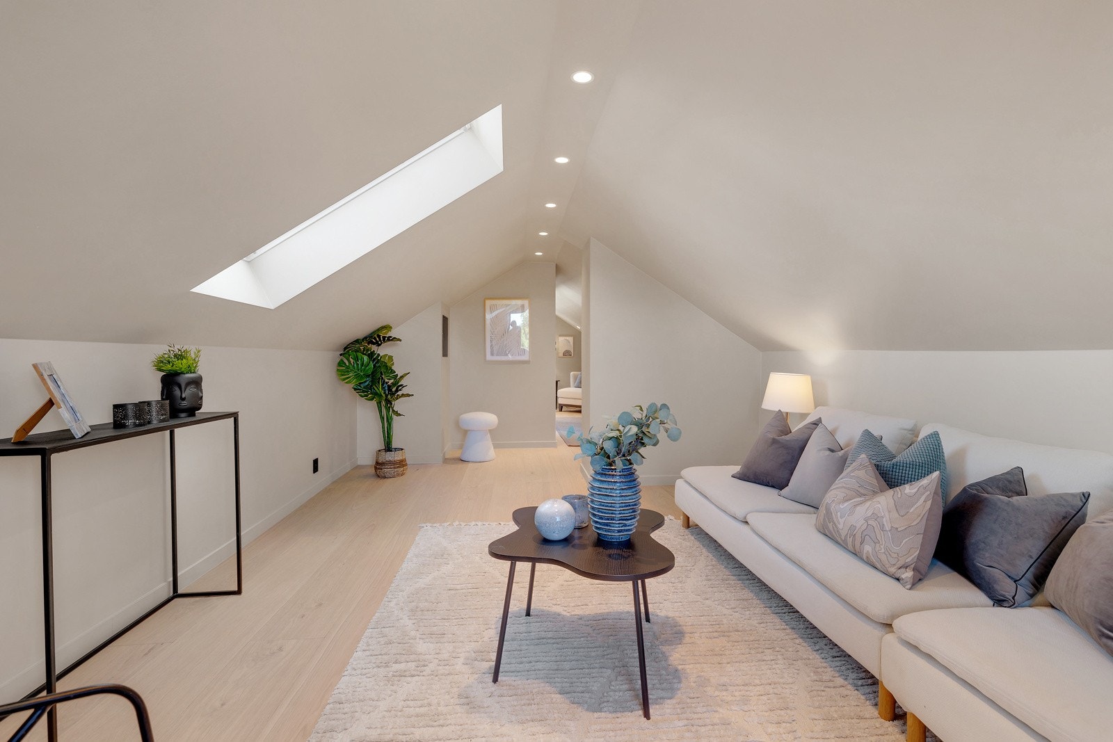 Loftet har fleksibilitet til å innredes som et ekstra soverom dersom det er behov for flere soveplasser. Galleribilde