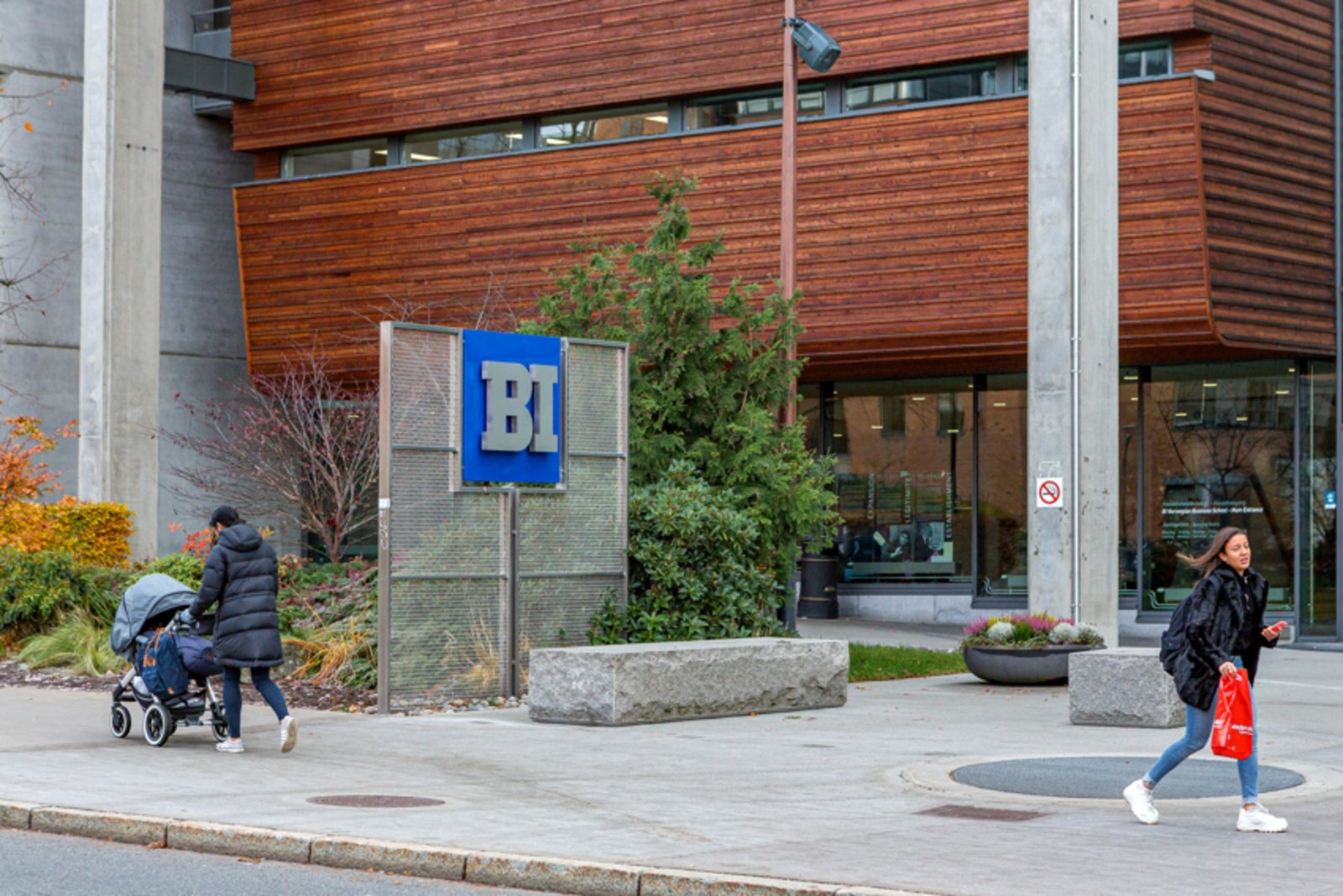 Det tar ca. 15 minutter å gå til Handelshøyskolen BI. Galleribilde