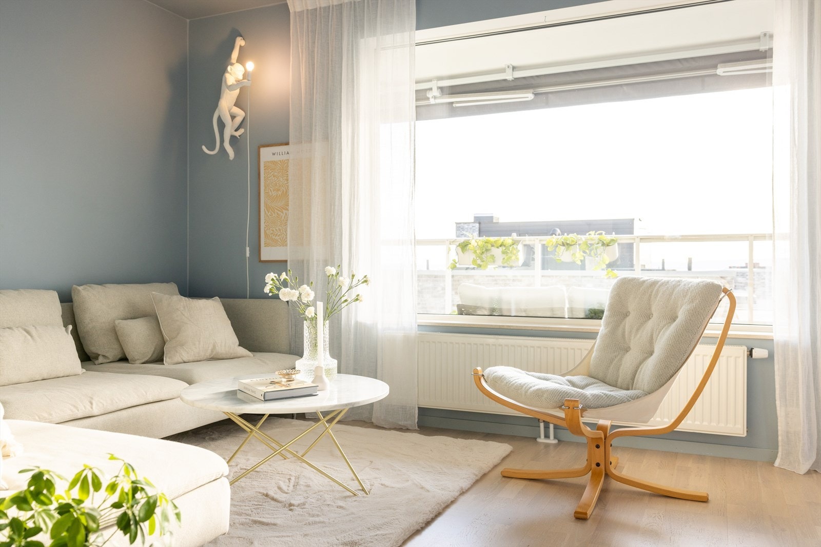 Bygget er nytt fra 2020 med nybyggskvaliteter slik som balansert ventilasjon, heisadkomst og vannbåren varme tilknyttet radiator. Galleribilde