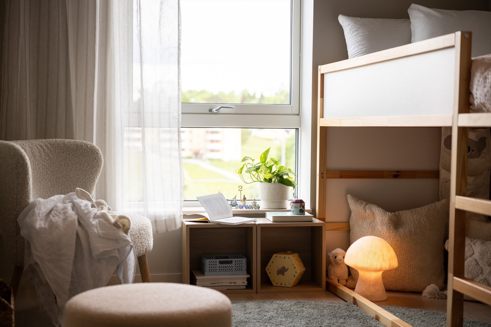 Soverom 2 - Kan enkelt tilpasses som barnerom, gjesterom eller hjemmekontor, avhengig av dine behov og preferanser. Galleribilde