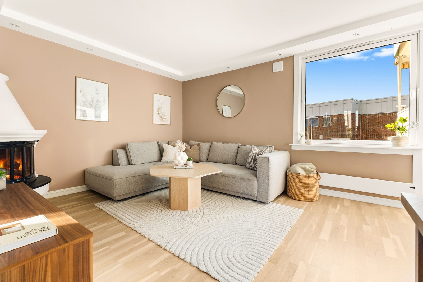 Fin stue med peis Galleribilde