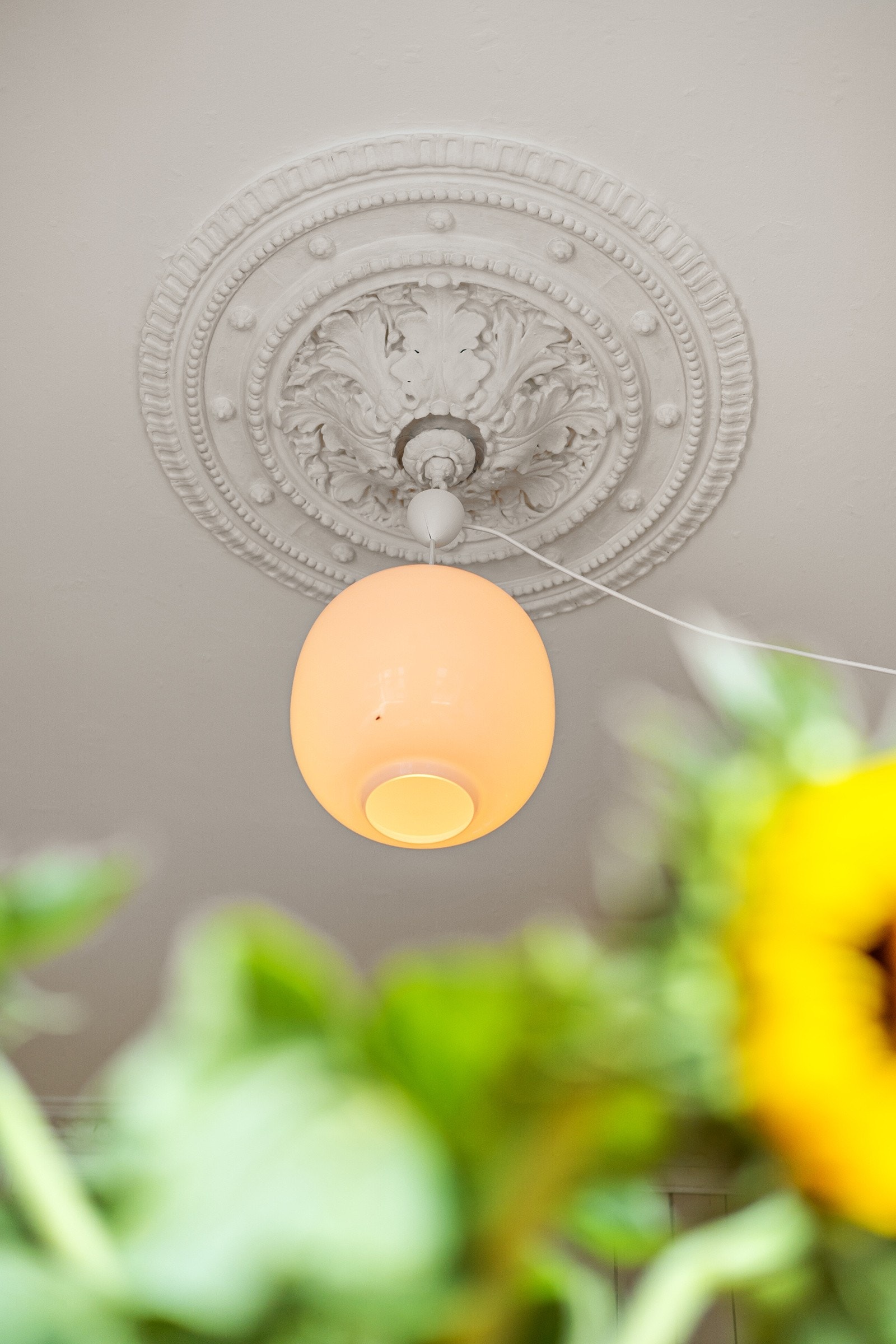 Leiligheten har flotte, klassiske detaljer som velbevart stukkatur og flere rosetter! Galleribilde